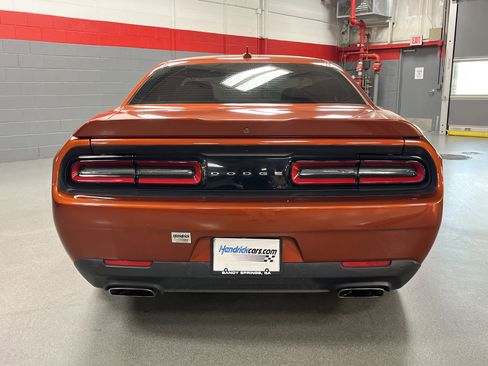 Used 2022 Dodge Challenger R/T image 9