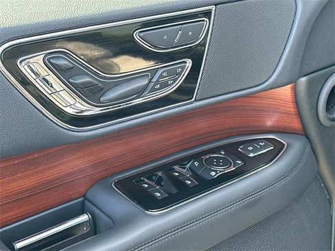 Used 2024 Lincoln Navigator L Reserve image 14