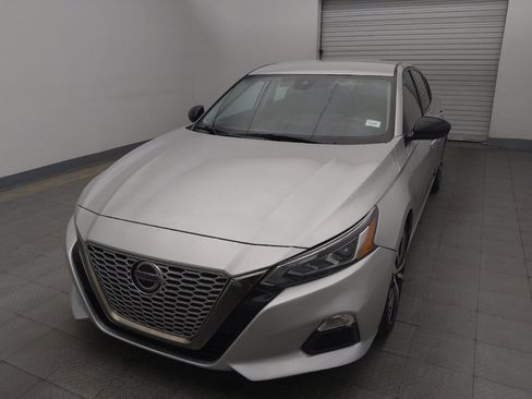 Used 2020 Nissan Altima 2.5 SR FWD image 15