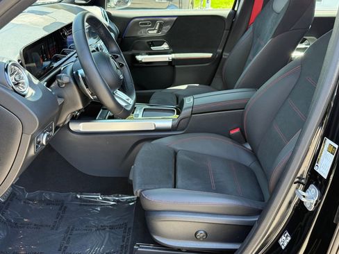 Used 2025 Mercedes-Benz GLB 35 AMG 4MATIC image 26