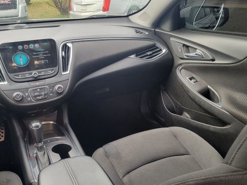 Used 2016 Chevrolet Malibu LT image 10
