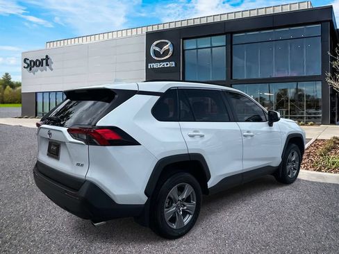 Used 2024 Toyota RAV4 XLE w/ Convenience Package FWD image 3
