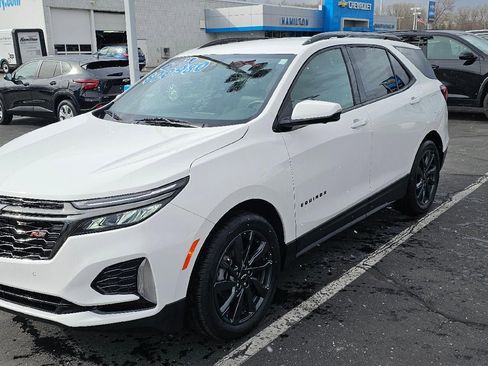 Used 2023 Chevrolet Equinox RS image 3