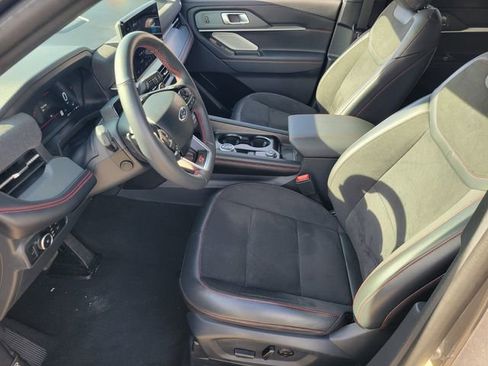 Used 2025 Ford Explorer ST image 10