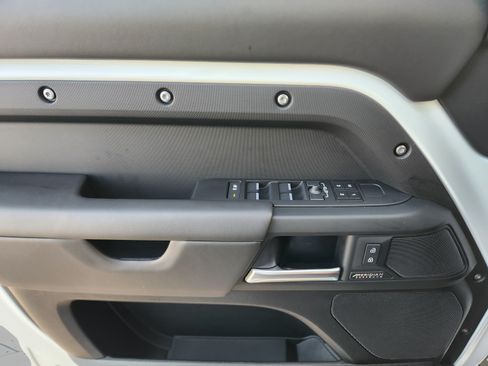 Certified 2026 Land Rover Defender 110 X-Dynamic SE AWD/4WD image 19