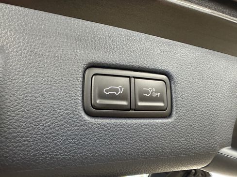 New 2026 Kia Carnival EX FWD image 23