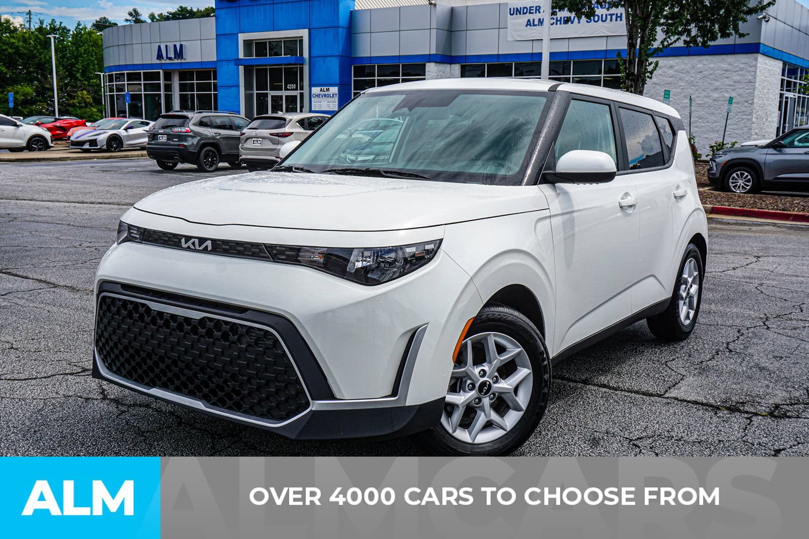 Used 2025 Kia Soul LX w/ LX Technology Package FWD image 2