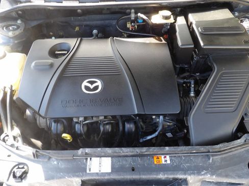 Used 2004 MAZDA MAZDA3 s w/ Moonroof & 6-CD Pkg image 20
