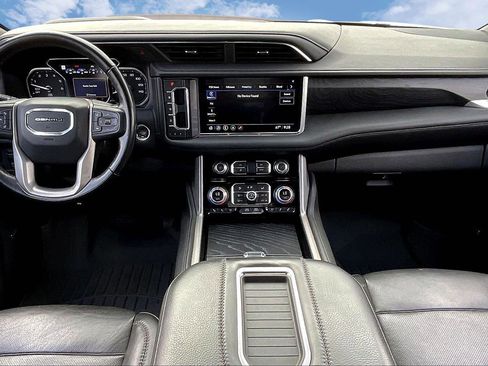 Used 2021 GMC Yukon Denali w/ Advanced Technology Package image 15