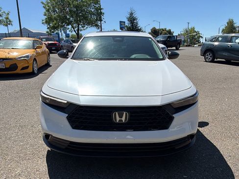 Used 2025 Honda Accord SE image 2