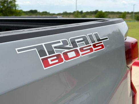 Used 2024 Chevrolet Silverado 1500 LT Trail Boss w/ LT Trail Boss Premium Package AWD/4WD image 13