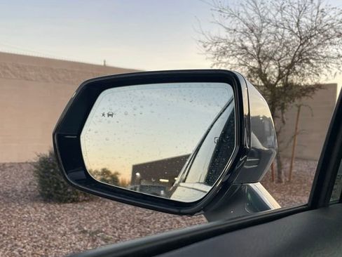 Used 2024 Cadillac XT4 Premium Luxury image 7