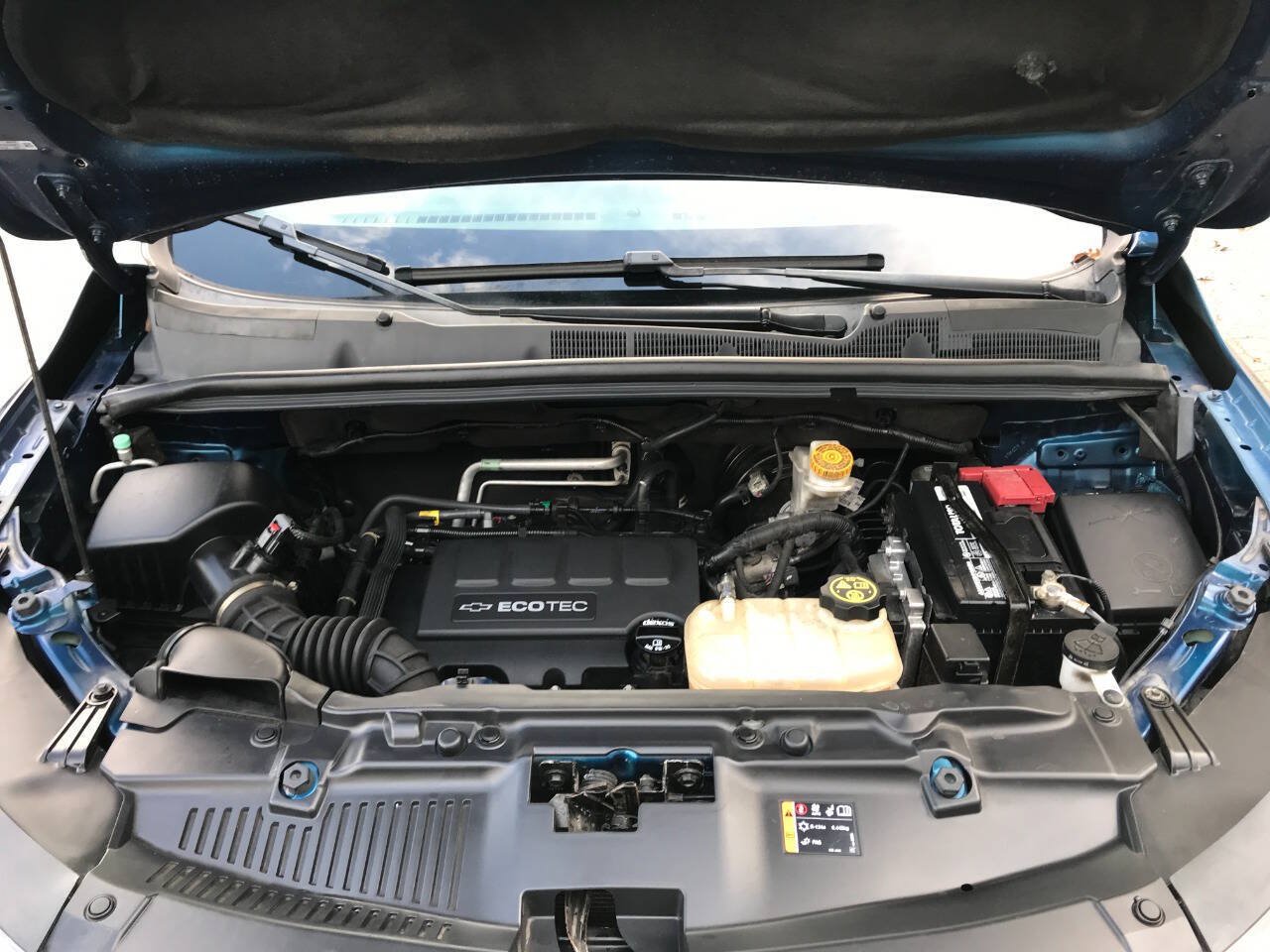 Used 2019 Chevrolet Trax LT w/ Sun & Sound Package AWD/4WD image 8
