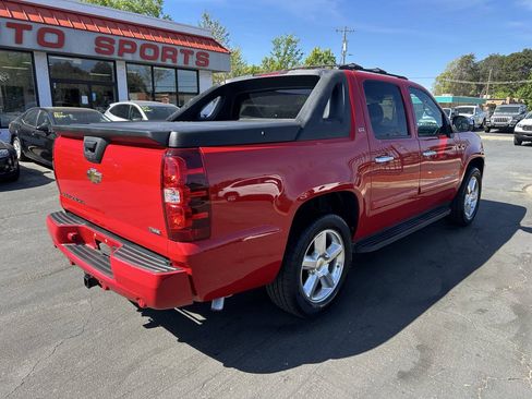 Used 2008 Chevrolet Avalanche LTZ w/ LTZ Preferred Equipment Group RWD image 5