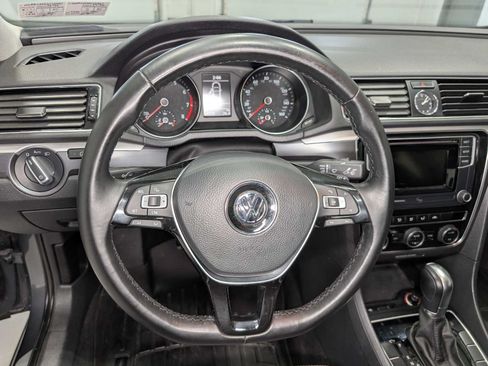 Used 2016 Volkswagen Passat 1.8T R-Line FWD image 33