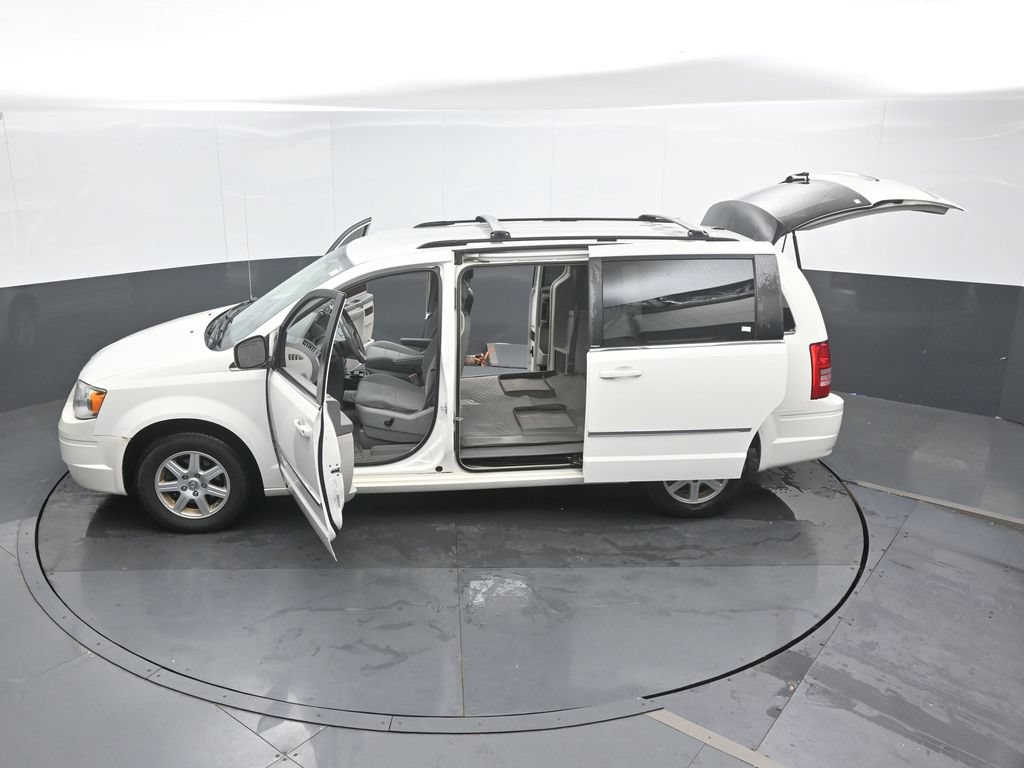 Used 2010 Chrysler Town & Country Touring FWD image 48