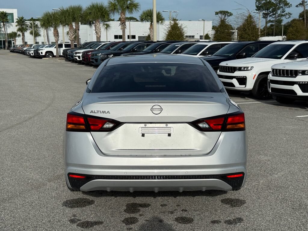 Used 2024 Nissan Altima 2.5 S FWD image 4