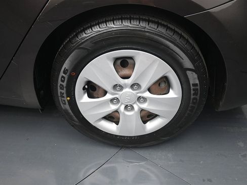 Used 2018 Kia Forte LX FWD image 17