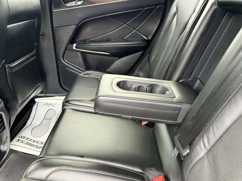 Used 2017 Lincoln MKC Reserve w/ Lincoln MKC Climate Package AWD/4WD image 13