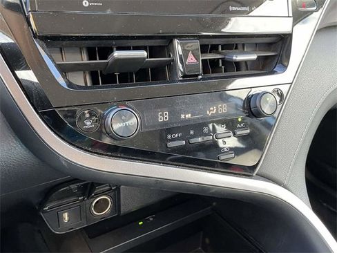 Used 2024 Toyota Camry XSE image 28