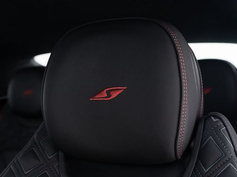 Certified 2023 Bentley Continental GT V8 AWD/4WD image 17