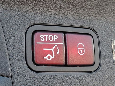 Used 2025 Mercedes-Benz GLS 450 GLS 450 w/ AMG Line Exterior image 26