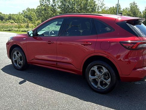 Used 2024 Ford Escape ST-Line w/ Tech Pack #1 AWD/4WD image 10