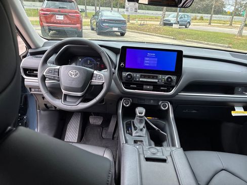 New 2026 Toyota Grand Highlander XLE image 18