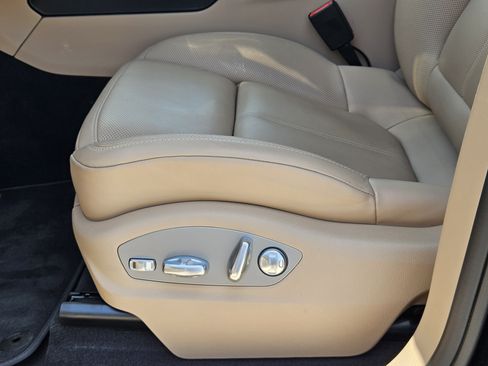 Certified 2026 Porsche Macan AWD/4WD image 23