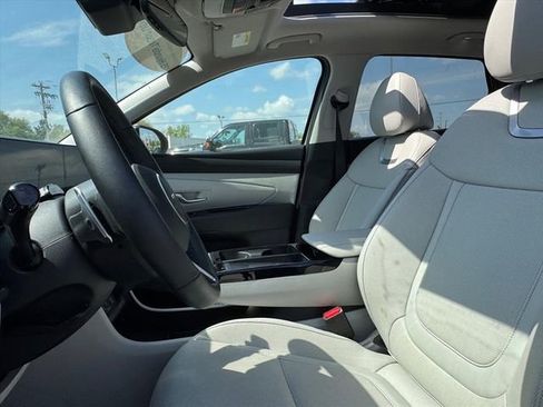 Used 2025 Hyundai Tucson Limited FWD image 17