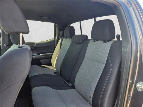 Used 2020 Toyota Tacoma TRD Sport w/ Technology Package AWD/4WD image 15