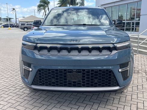 New 2026 Jeep Grand Wagoneer Limited AWD/4WD image 4