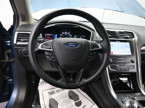 Used 2019 Ford Fusion SE image 29