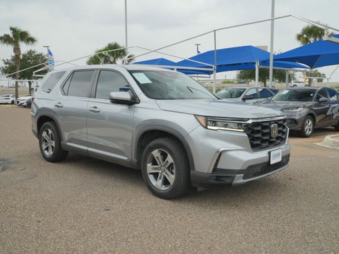 Used 2023 Honda Pilot EX-L image 3