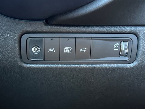 Used 2025 Chevrolet Equinox EV LT w/ Convenience Package image 38