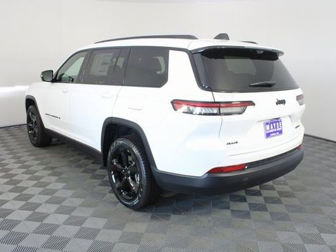 New 2025 Jeep Grand Cherokee L Limited w/ Luxury Tech Group II image 28