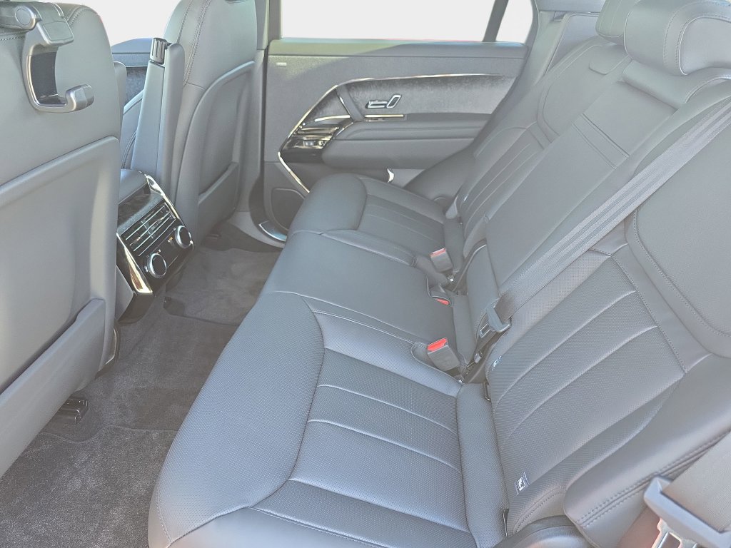 New 2025 Land Rover Range Rover Sport SE AWD/4WD image 15