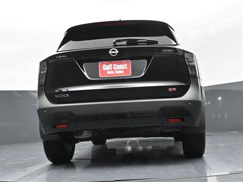 Used 2025 Nissan Kicks SR w/ SR Premium Package FWD image 39