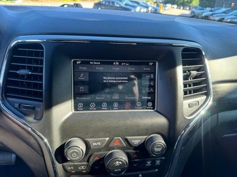 Used 2020 Jeep Grand Cherokee Laredo AWD/4WD image 25