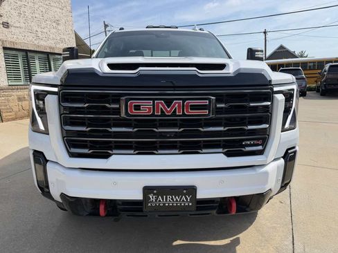 Used 2024 GMC Sierra 2500 AT4 w/ AT4 Premium Plus Package AWD/4WD image 4