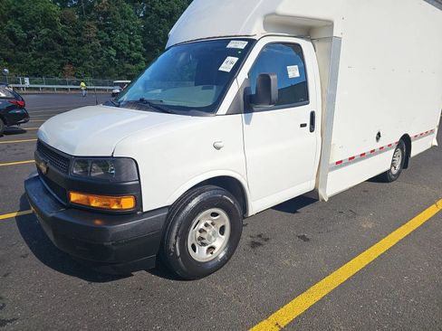 Used 2023 Chevrolet Express 3500 w/ Power Convenience Package RWD image 3