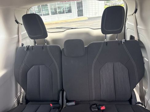 Used 2023 Chrysler Voyager LX FWD image 13