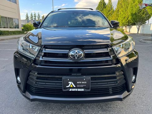 Used 2018 Toyota Highlander SE AWD/4WD image 3