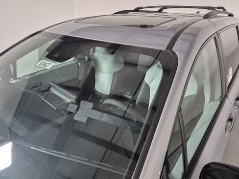 New 2026 Toyota Sienna XSE FWD image 9