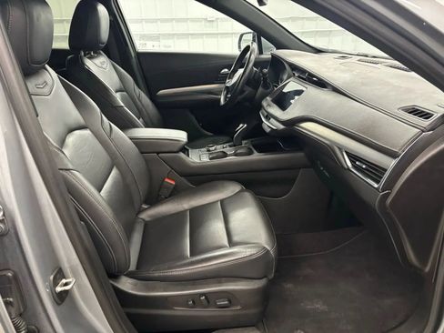 Used 2023 Cadillac XT4 Premium Luxury FWD image 32