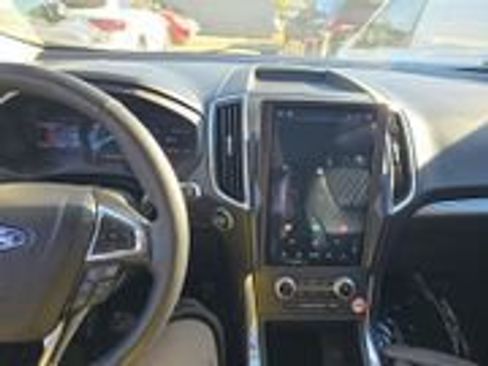 Used 2023 Ford Edge Titanium image 6