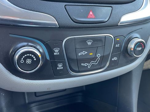 Used 2019 Chevrolet Equinox LS w/ LS Convenience Package image 15