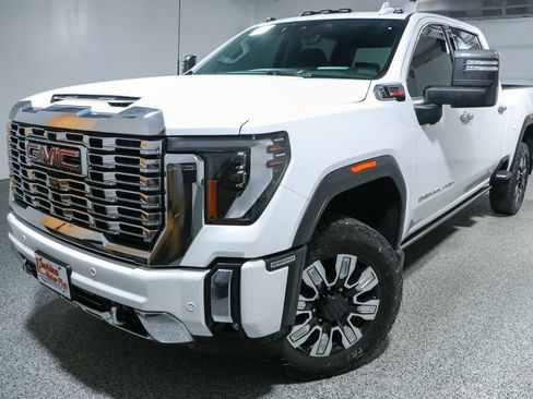 Used 2024 GMC Sierra 2500 Denali w/ Denali Reserve Package AWD/4WD image 35