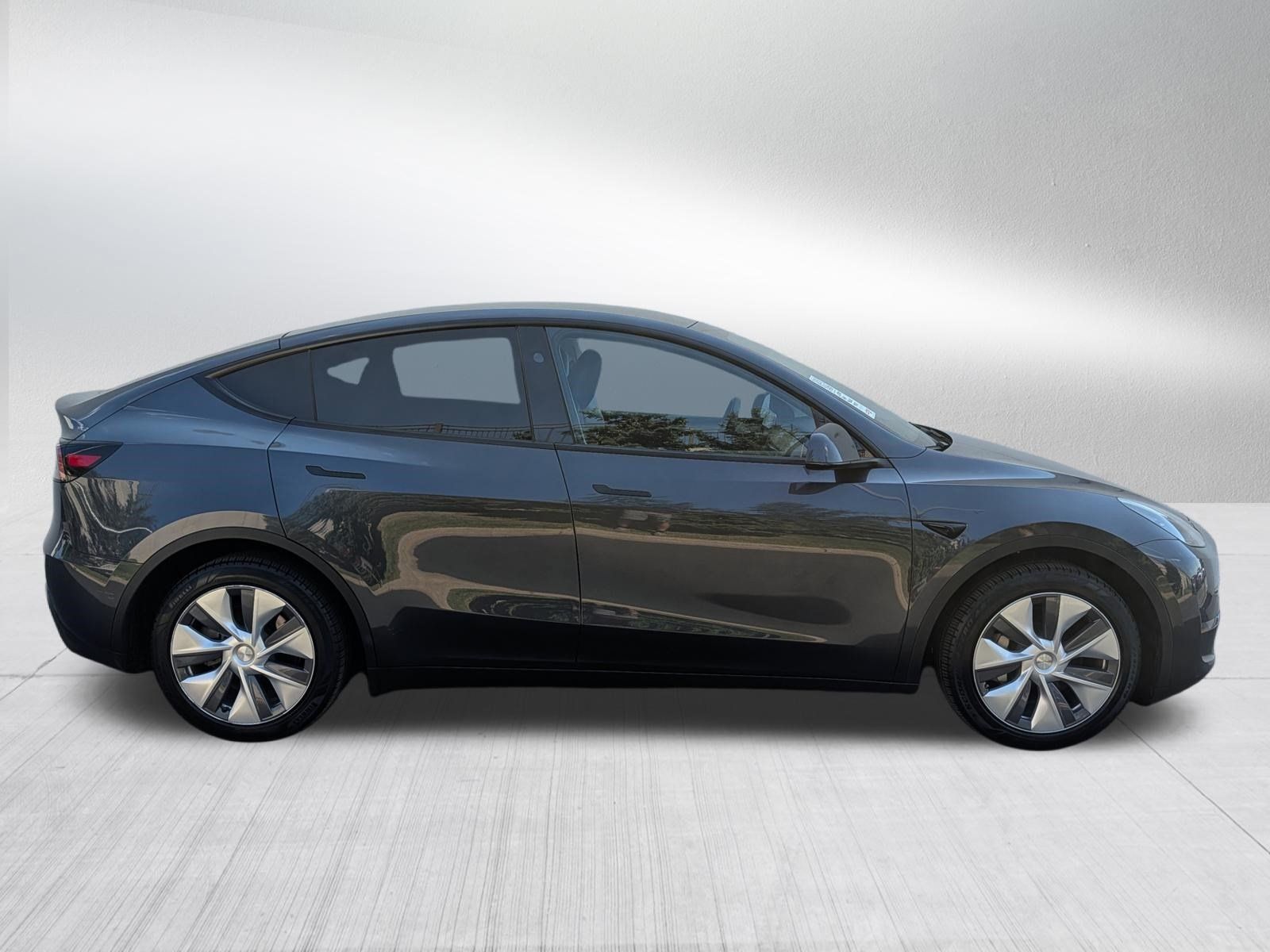 Used 2024 Tesla Model Y Long Range AWD/4WD image 7
