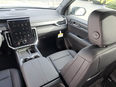 New 2026 GMC Acadia Elevation w/ Elevation Premium Package image 18